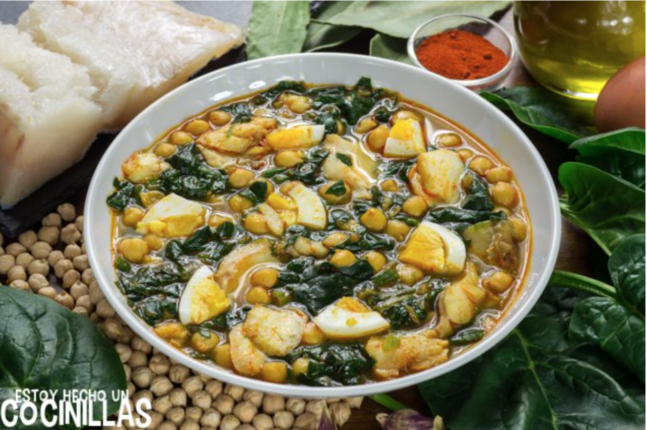 Ensalada de pimientos asados atún y huevo con potaje de bacalao con espinacas